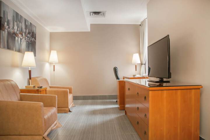 Room 22 of 39
