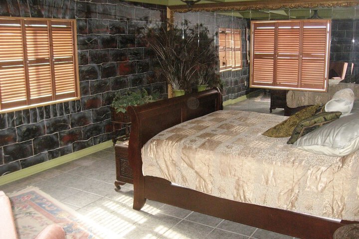 Shady Lady Bed & Breakfast