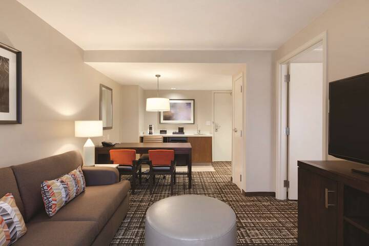 Room 12 of 38