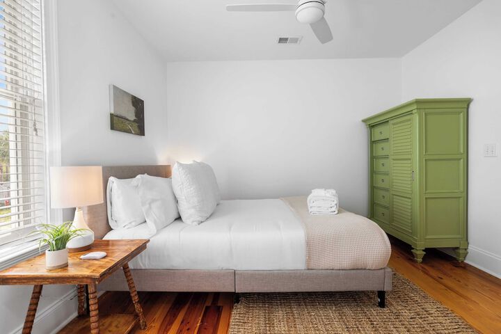 1 Block to Beach Newly Renovated 6bdr w / Rooftop Views Sand Dune by Avantstay