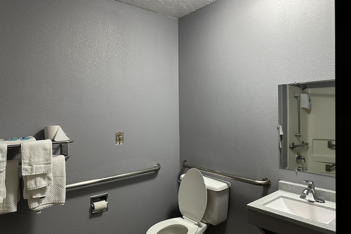 Room 16 of 34