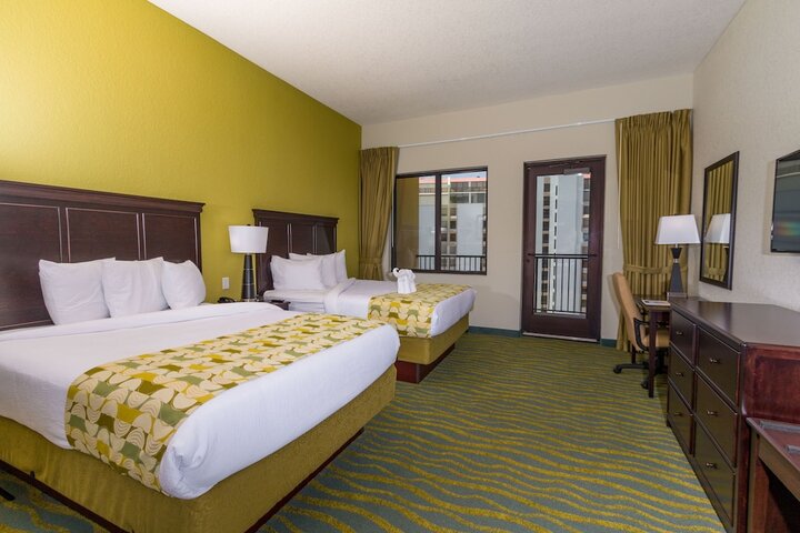 Room 52 of 141
