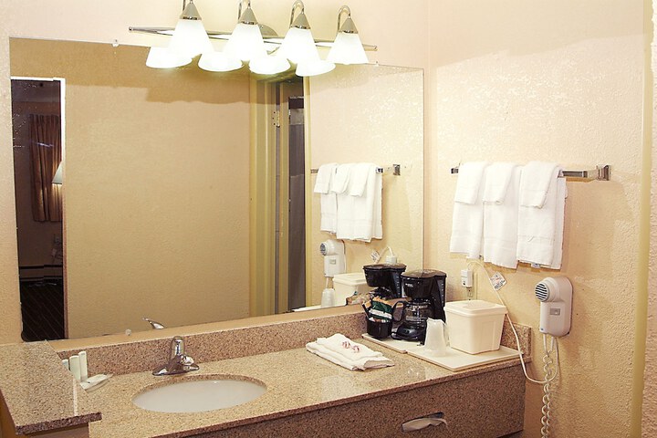 Room 6 of 36