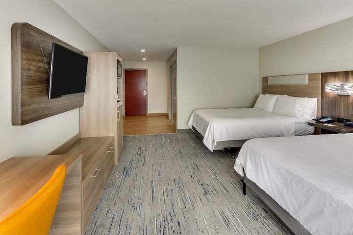 Room 15 of 60