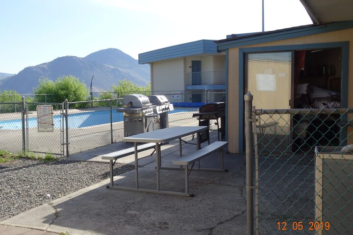 Property Grounds 31 of 37