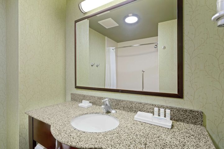 Room 25 of 32