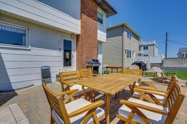 Jersey Shore Getaway w / Grill: Walk to Beach!