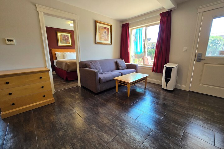 Sahara Courtyard Inn