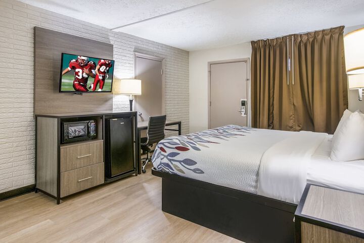 Room 17 of 40