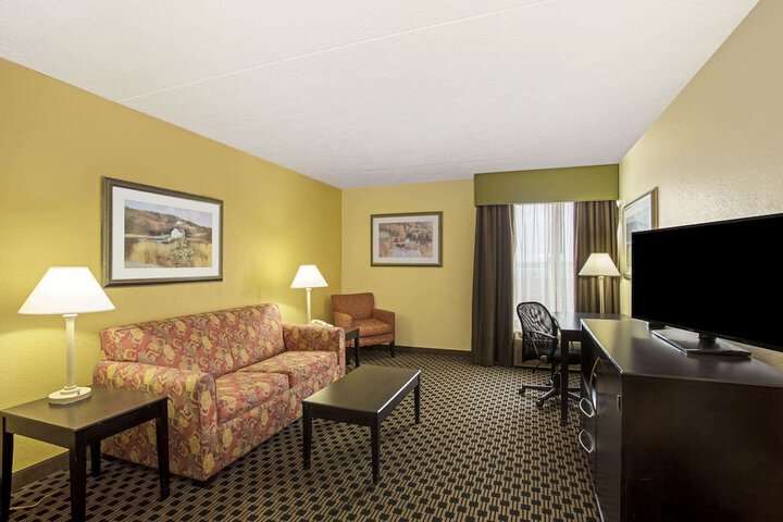Room 34 of 53