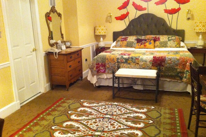 Vandiver Inn