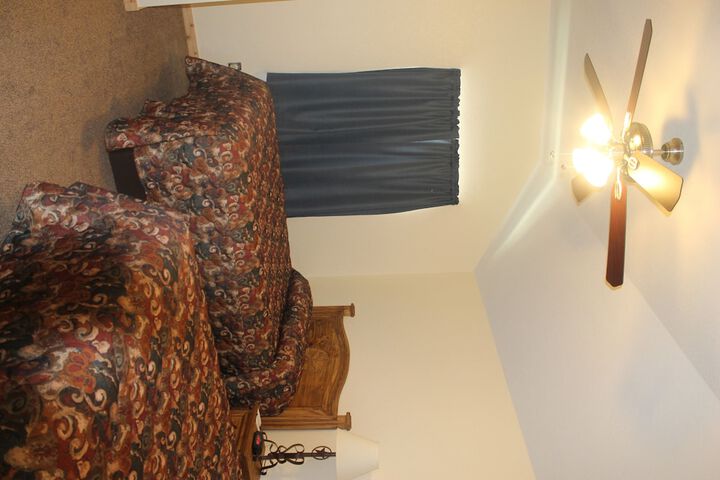 Room 6 of 9