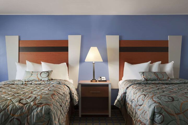 Room 8 of 13