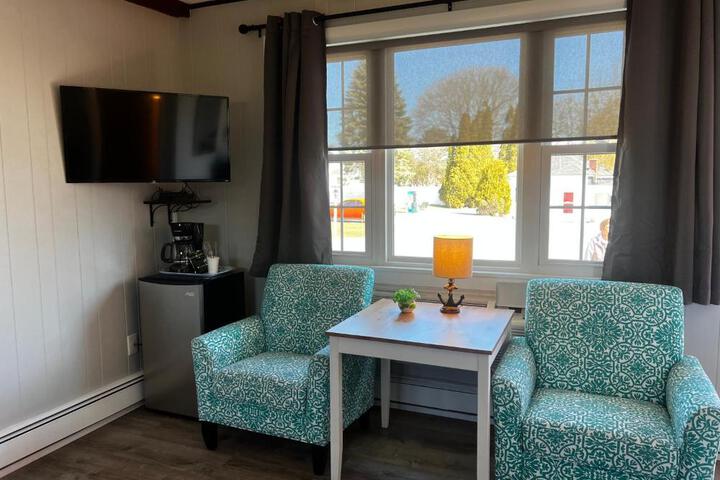Claddagh Motel & Suites
