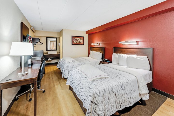 Room 9 of 32