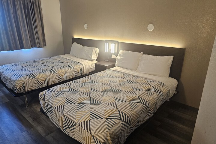 Room 37 of 40