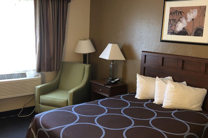 Room 14 of 27