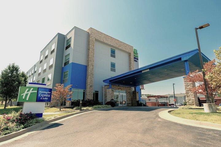 Holiday Inn Express & Suites Tahlequah by IHG
