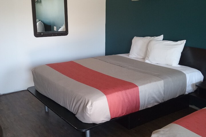 Room 18 of 22