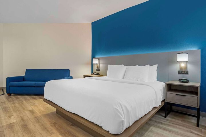 Room 21 of 49