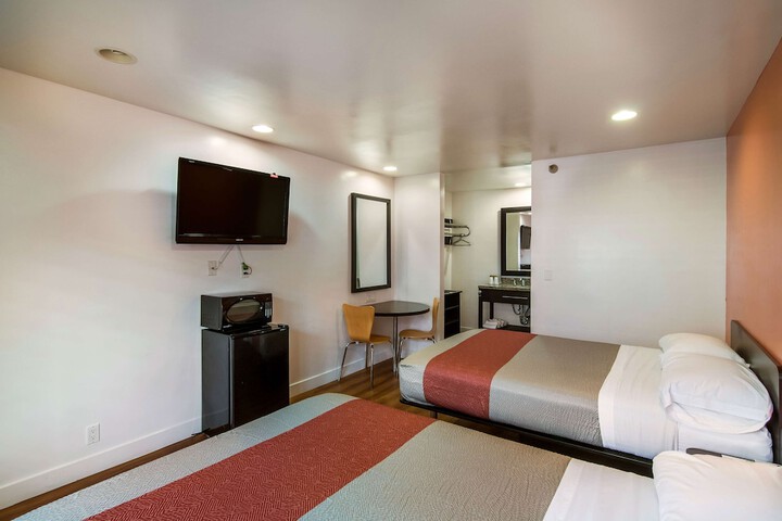 Room 15 of 27