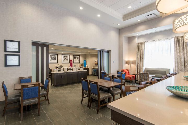Hampton Inn & Suites Tulsa Downtown