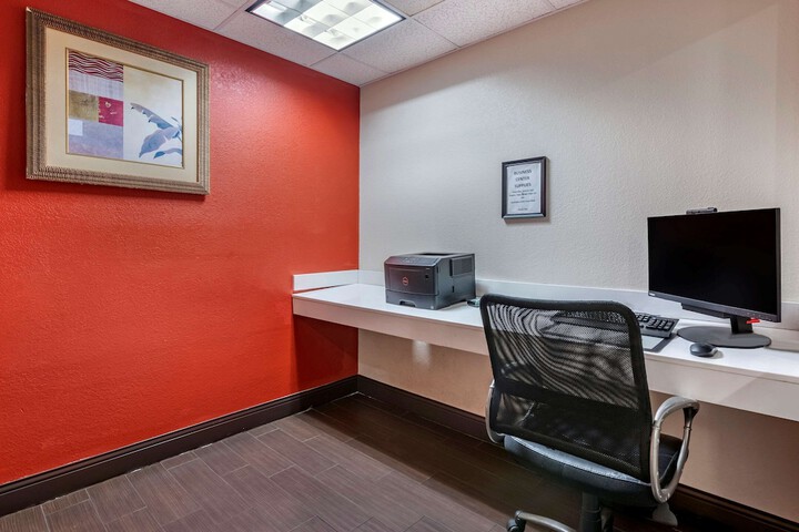Business Center 33 of 33