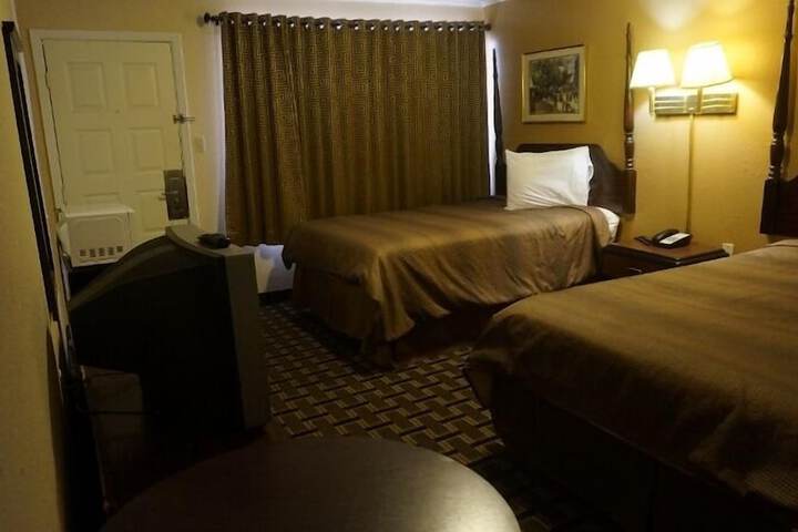 Room 27 of 28