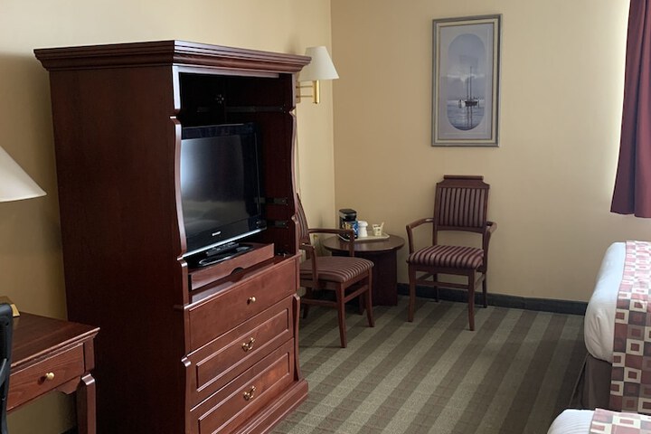 Room 15 of 28