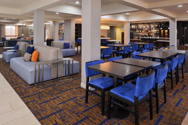 Country Inn & Suites by Radisson Brown Deer - Milwaukee North