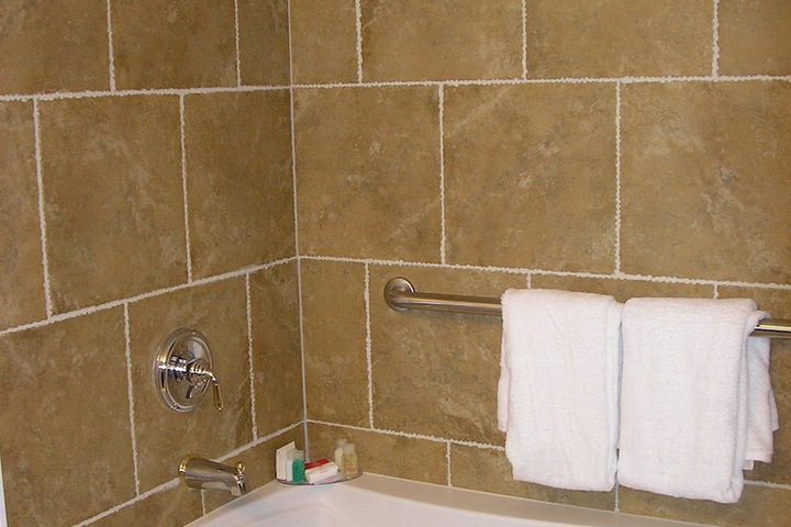 Lake Grassy Inn & Suites