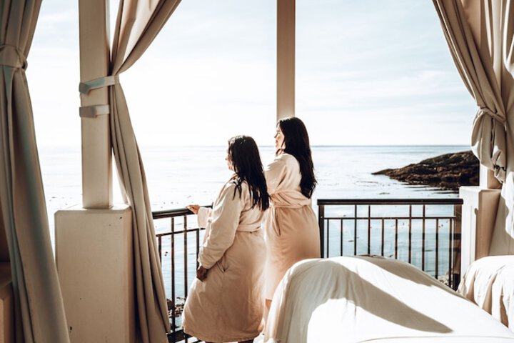 Oak Bay Beach Hotel