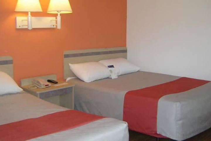 Room 53 of 74