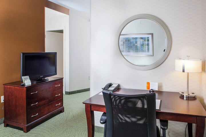 Room 28 of 42