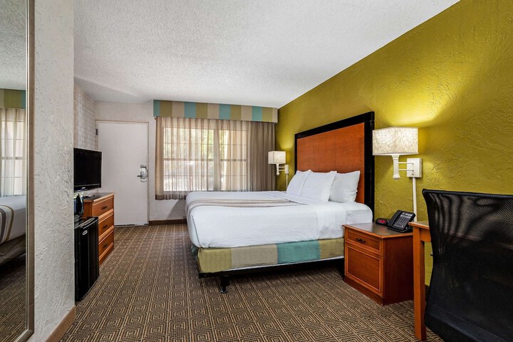 La Quinta Inn Tampa Airport Stadium Westshore