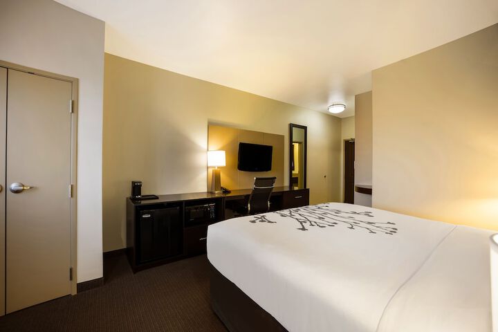 Room 17 of 34