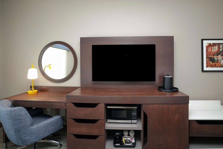 Room 17 of 36