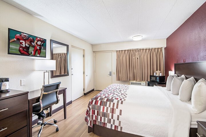 Room 10 of 25