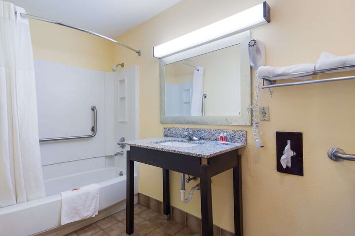 Room 13 of 29