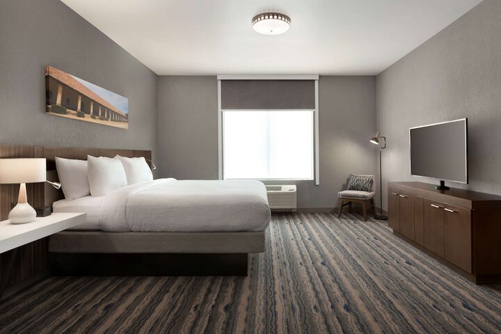 Room 8 of 30