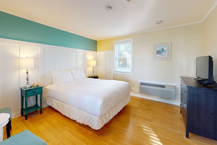 Breezeway Boutique Hotel