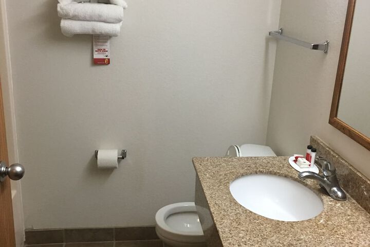 Room 17 of 34