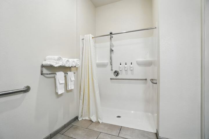 Cobblestone Hotel & Suites-Bellefontaine