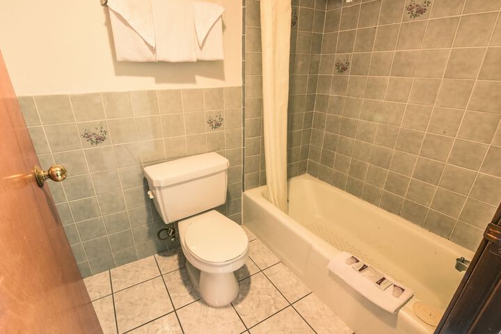 Room 20 of 28