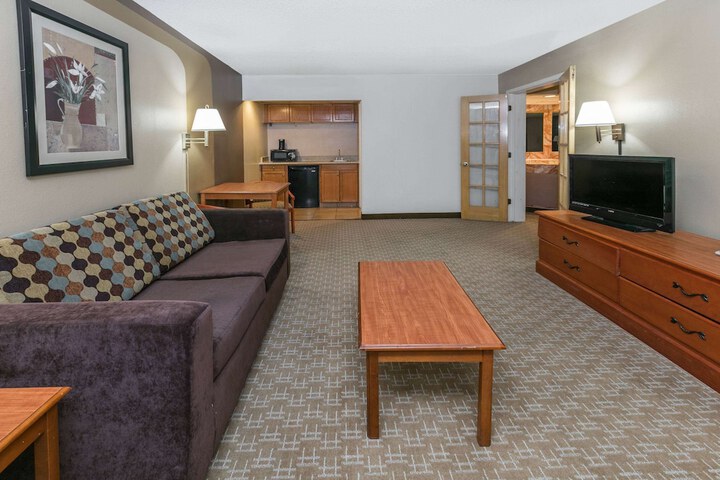 Room 13 of 23