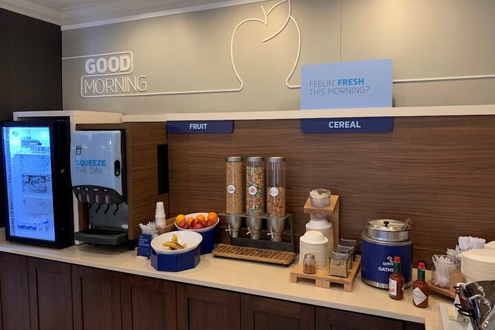 Holiday Inn Express St. Louis West - OFallon by IHG