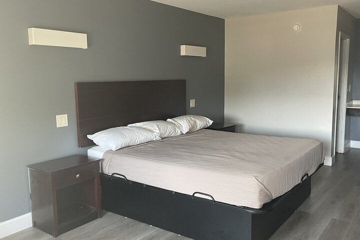 Room 10 of 10
