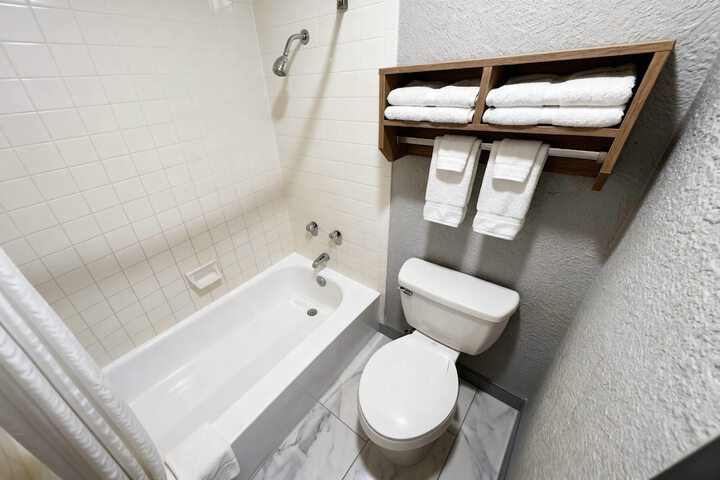Super 8 by Wyndham Nacogdoches Near University