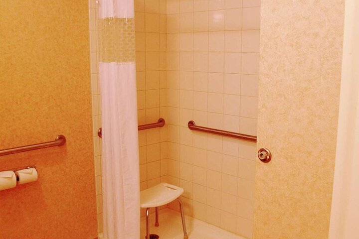 Room 28 of 48