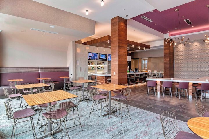 Courtyard by Marriott Raleigh Cary / Parkside Town Commons